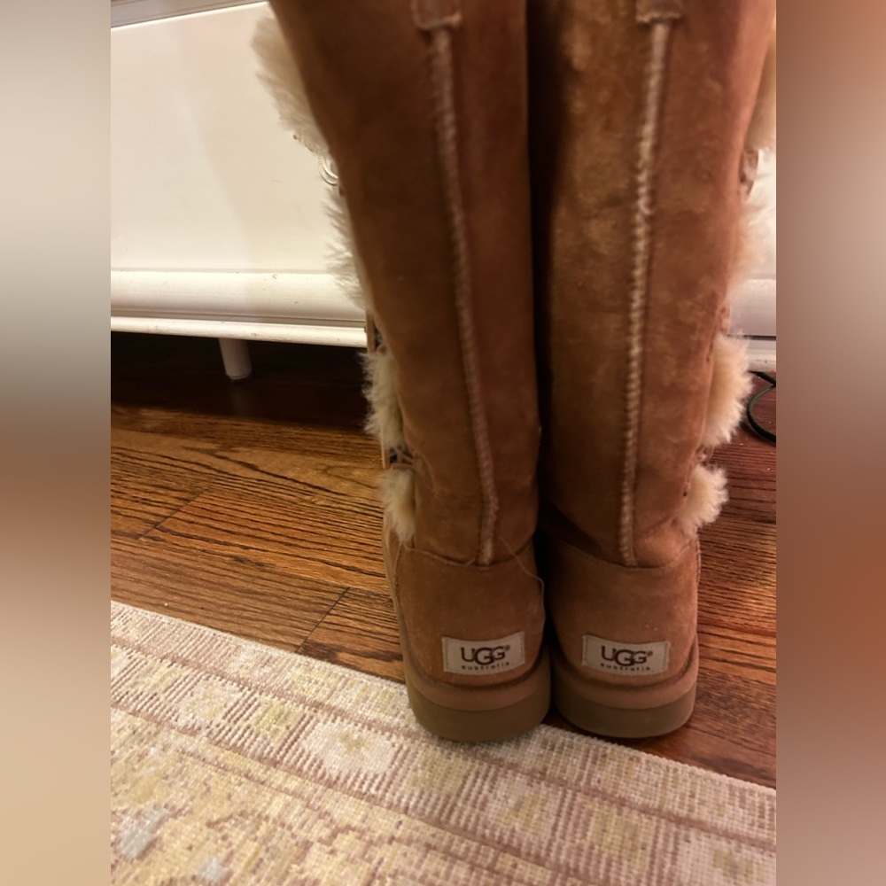 Ugg Bailey Button Triple Button Chestnut - image 6